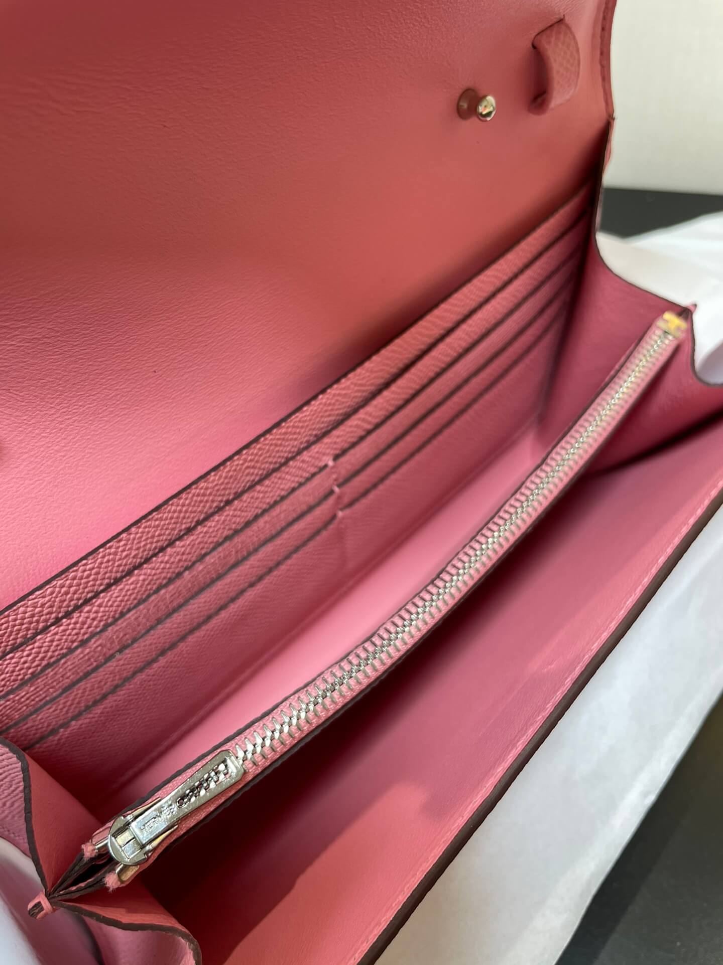 ConstanceTo Go: Pink