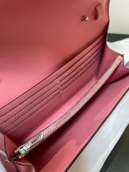 ConstanceTo Go: Pink