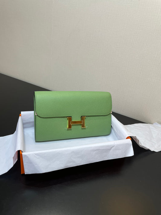 ConstanceTo Go: Avocado Green