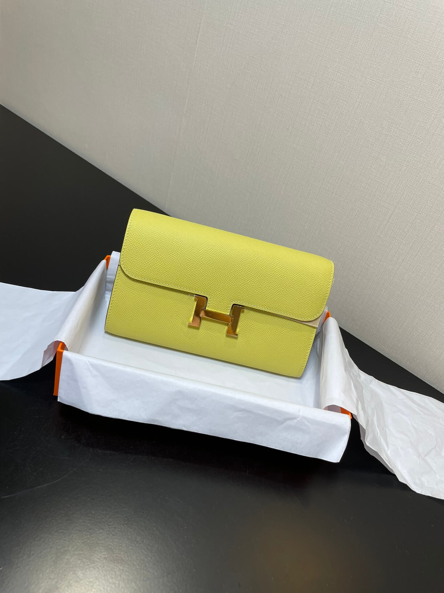 ConstanceTo Go: Lemon Yellow