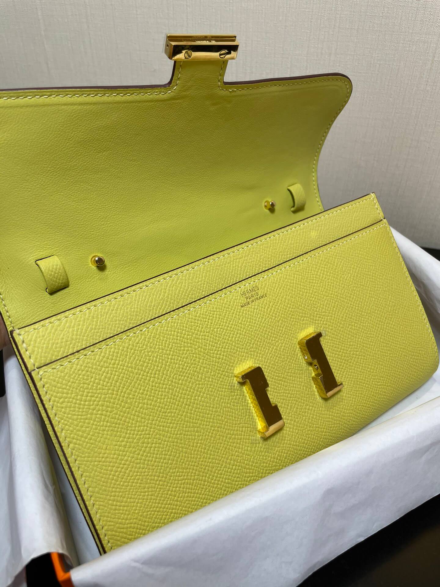 ConstanceTo Go: Lemon Yellow