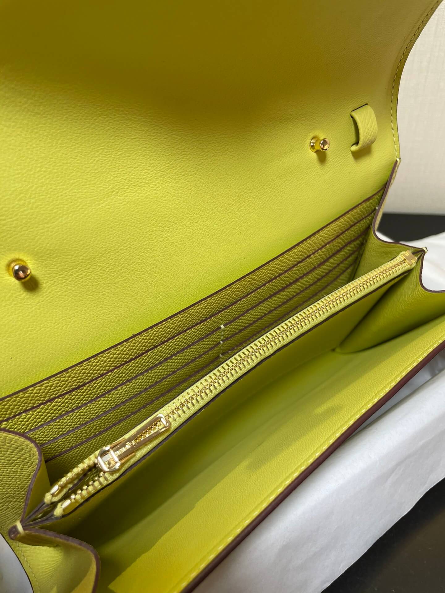 ConstanceTo Go: Lemon Yellow