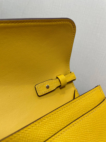 ConstanceTo Go: Amber Yellow