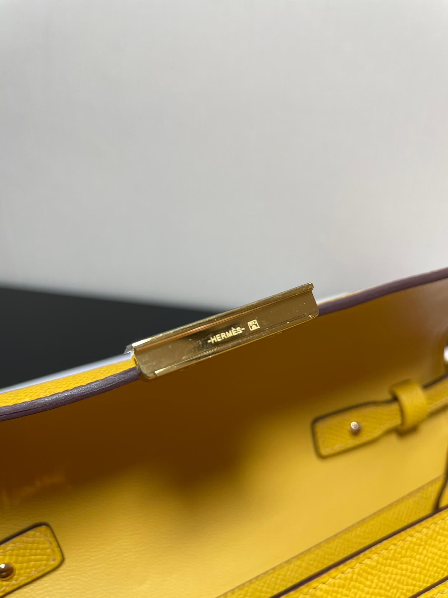 ConstanceTo Go: Amber Yellow