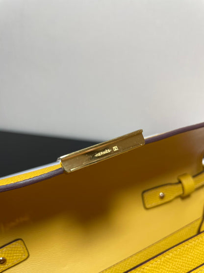 ConstanceTo Go: Amber Yellow