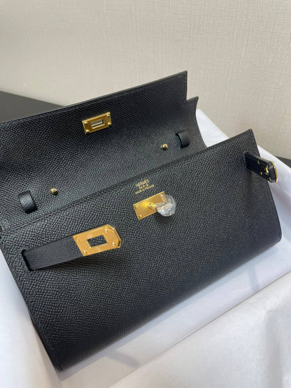 kelly woc: black