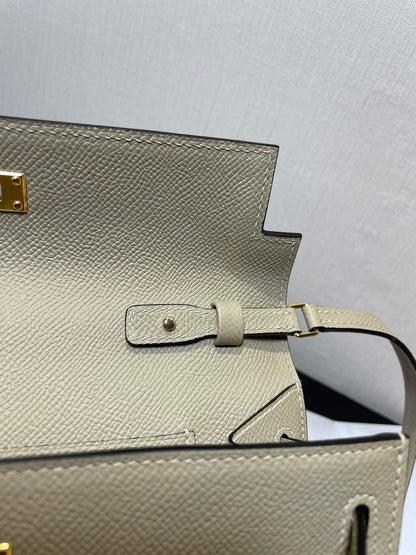 kelly woc: windbreaker gray