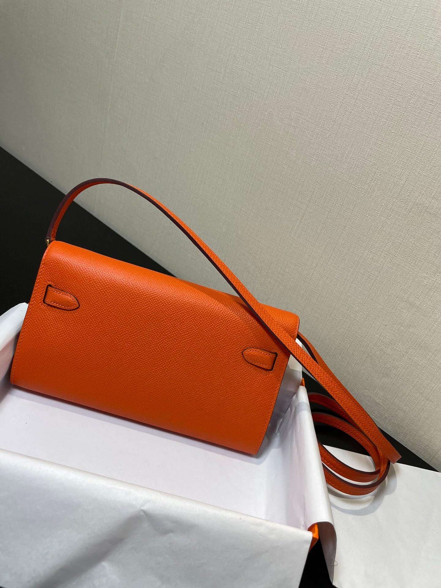 kelly woc: orange