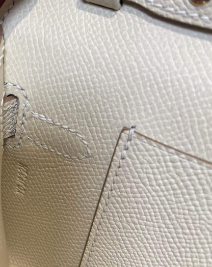 kelly woc: milkshake white