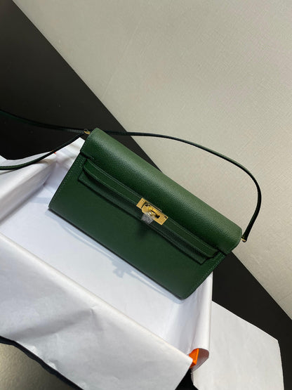 kelly woc:British Green