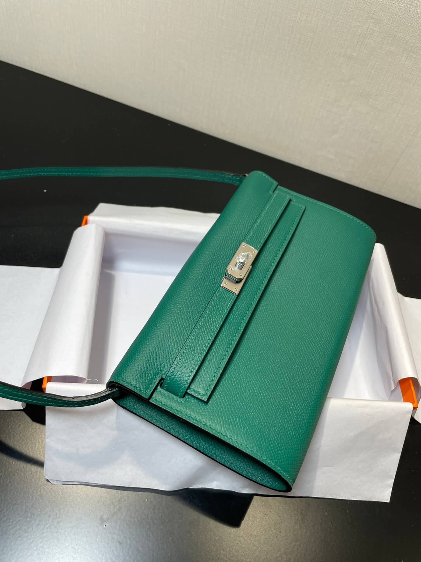 kelly woc: peacock green