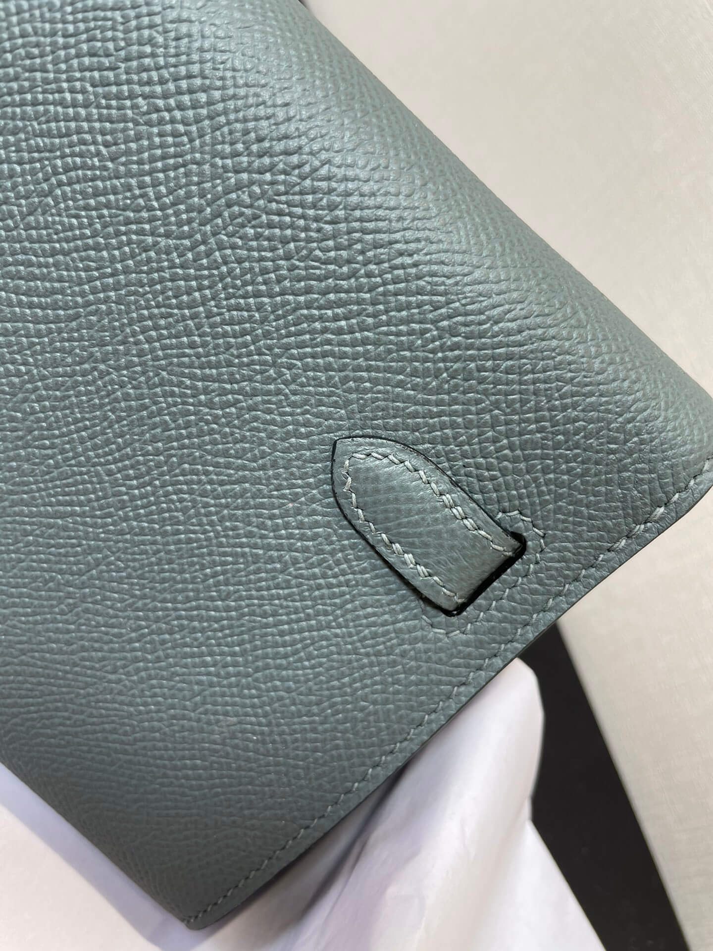 kelly woc: almond green