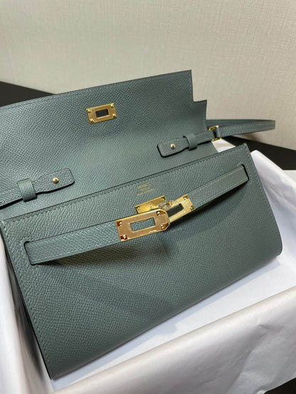 kelly woc: almond green