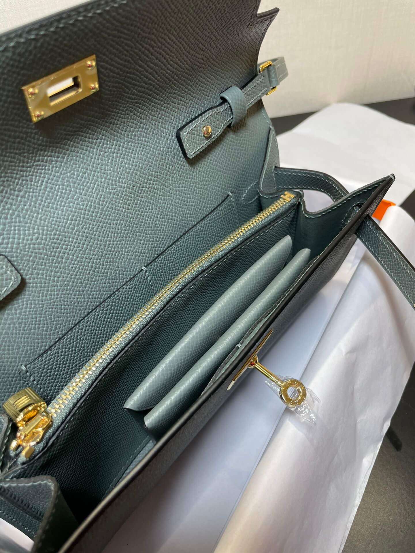kelly woc: almond green