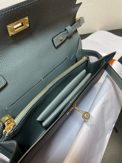 kelly woc: almond green
