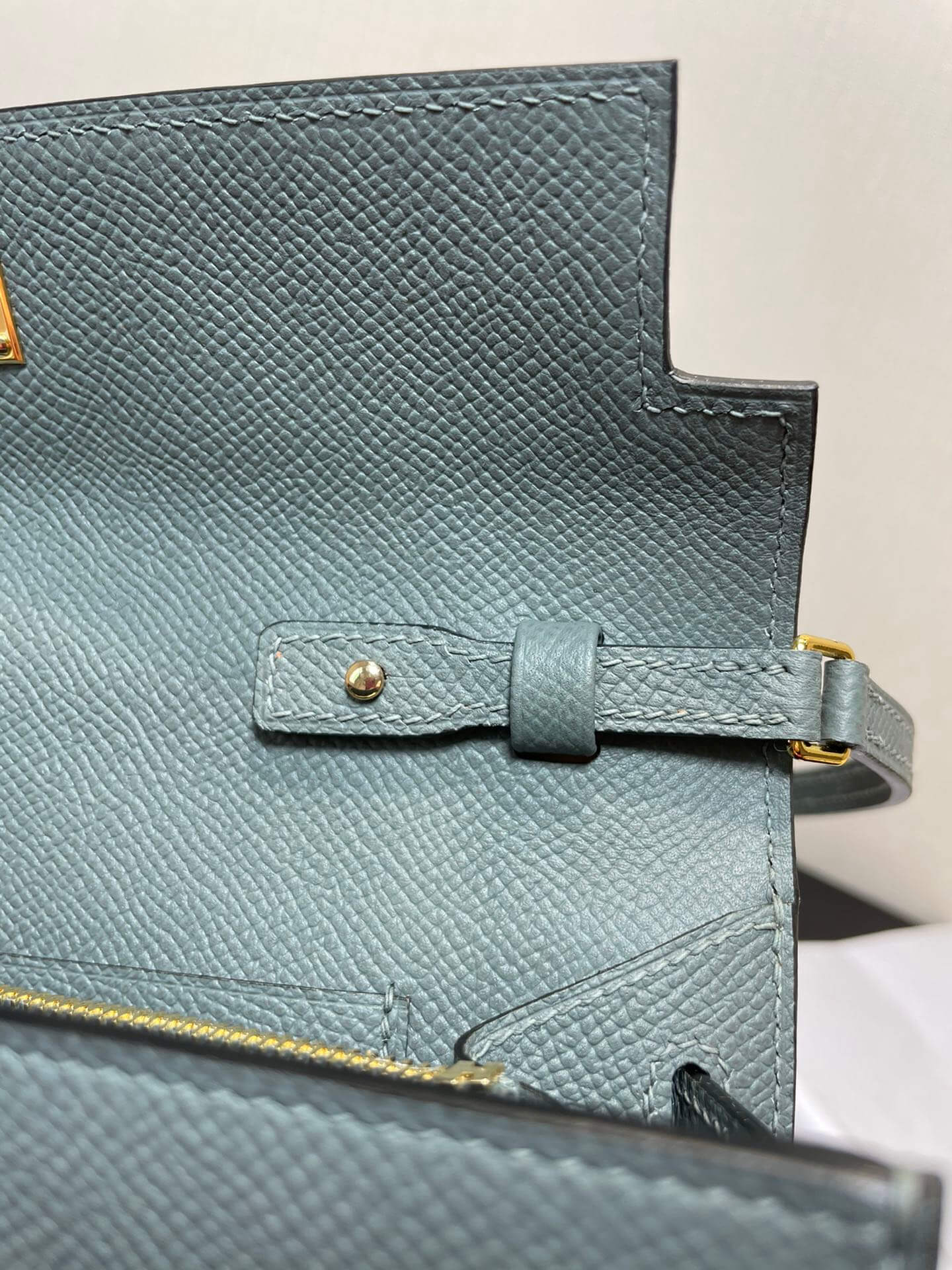 kelly woc: almond green