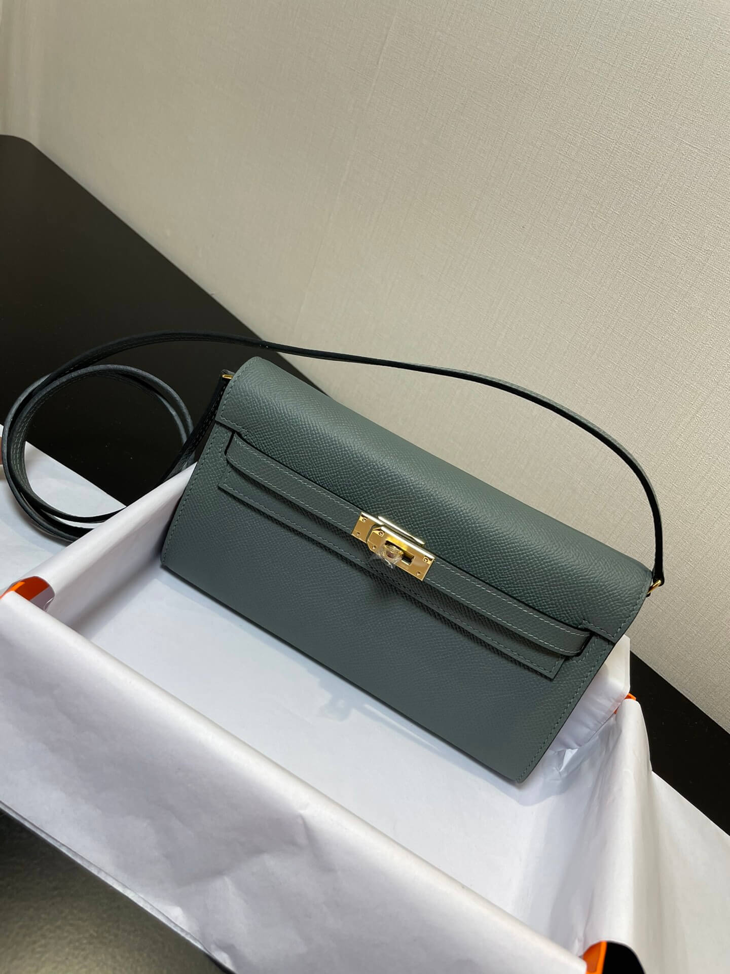 kelly woc: almond green