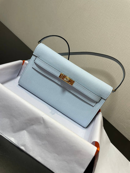kelly woc: haze blue