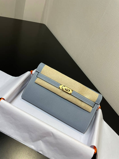 kelly woc: linen blue
