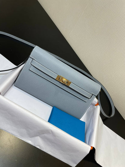 kelly woc: linen blue