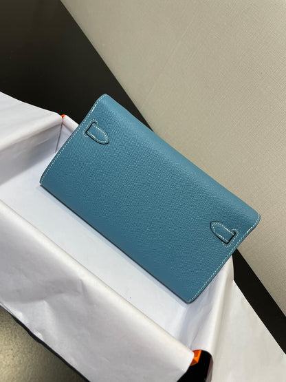 kelly woc: denim blue