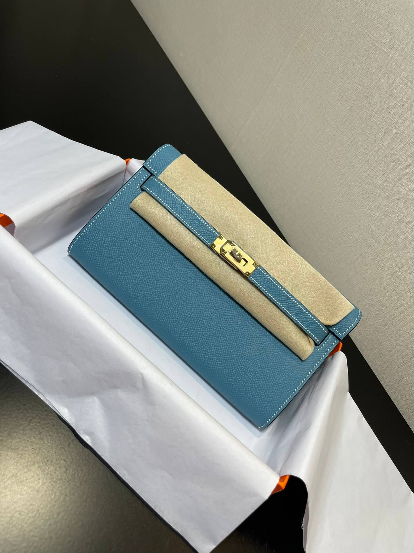 kelly woc: denim blue