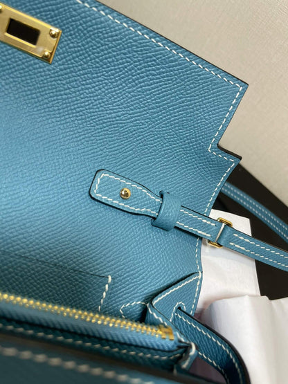 kelly woc: denim blue