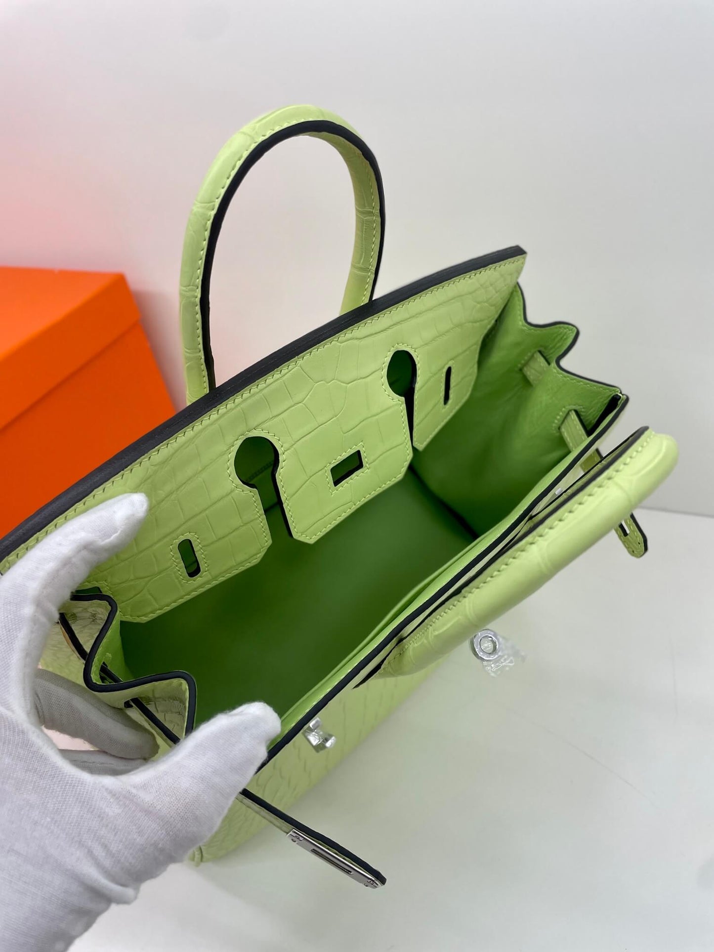 25 Imported matte crocodile sprout green three skins made of handmade wax thread👛👛