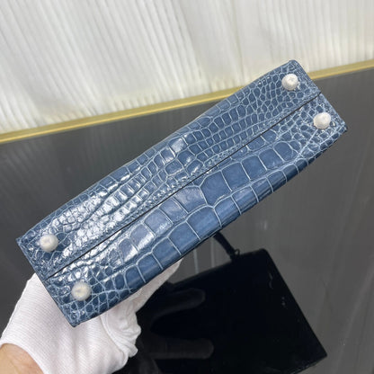 The second generation 19Cm American crocodile belly. Hand sewing wax thread 💕