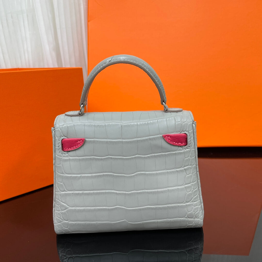 Made of three pieces of American crocodile skin, doll bag💕