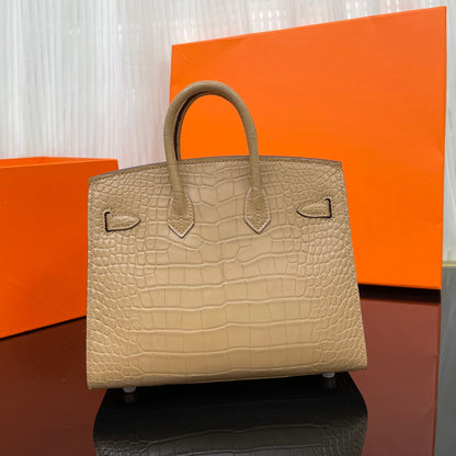 The latest 🆕Birkin20 imported American crocodile leather matte on the outside seam, hand-sewn wax thread🔥