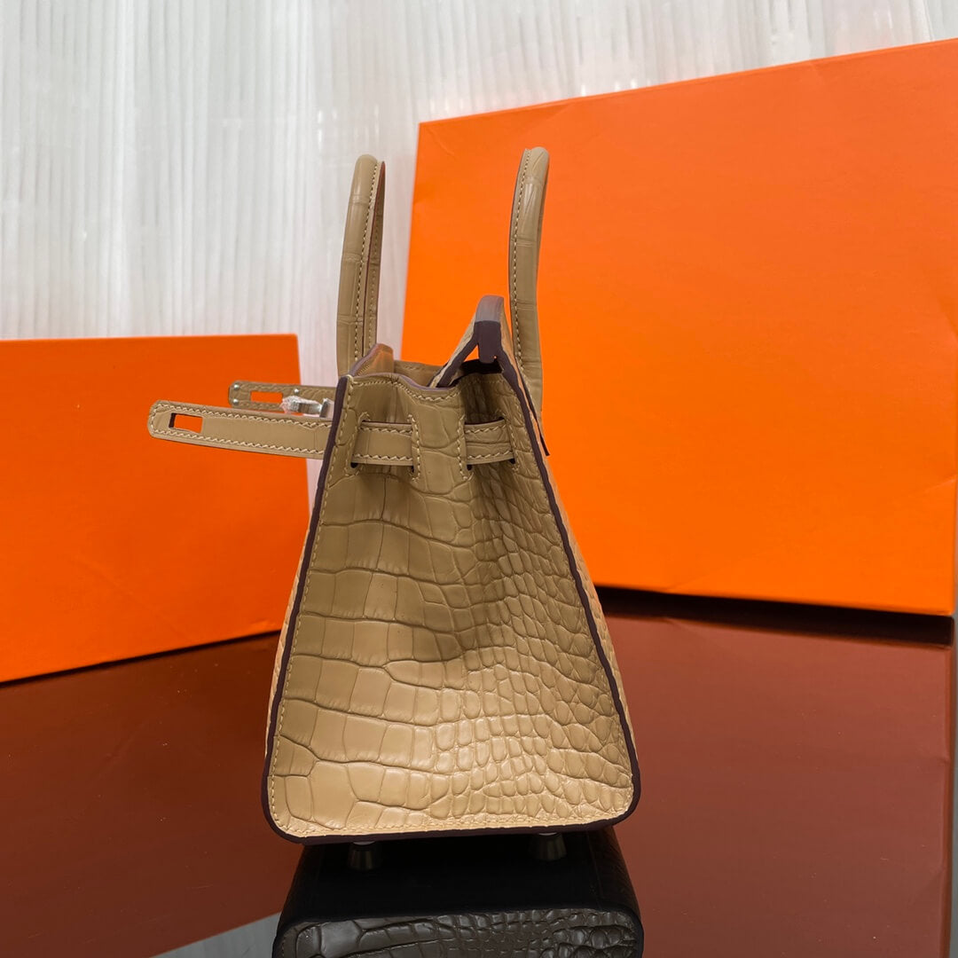 The latest 🆕Birkin20 imported American crocodile leather matte on the outside seam, hand-sewn wax thread🔥