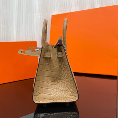 The latest 🆕Birkin20 imported American crocodile leather matte on the outside seam, hand-sewn wax thread🔥