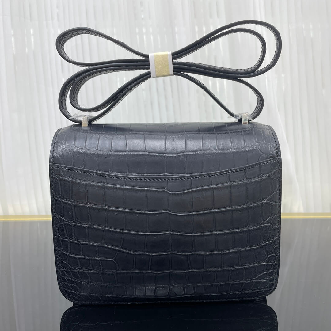 19cm Kangkang matte crocodile belly, silver buckle, hand-sewn beeswax thread 💗