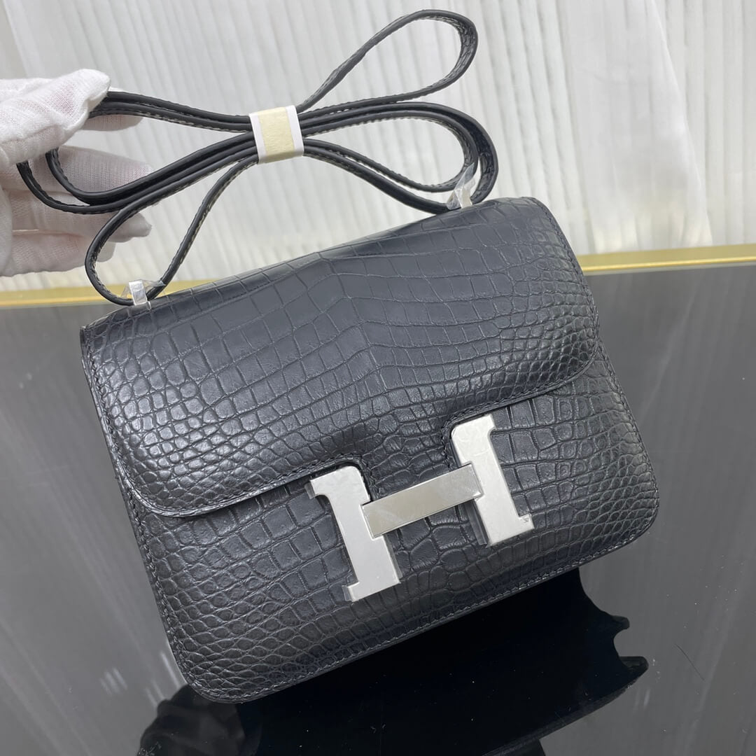 19cm Kangkang matte crocodile belly, silver buckle, hand-sewn beeswax thread 💗