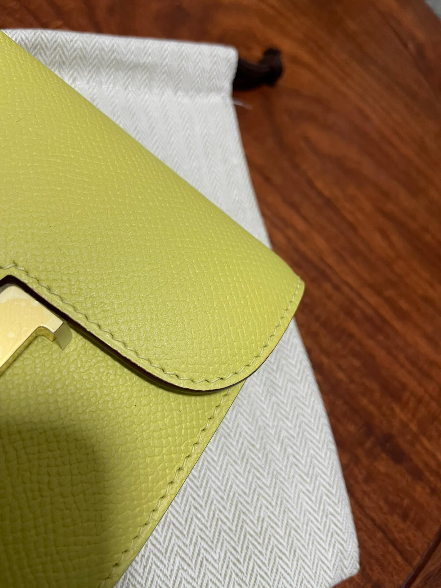 Constance slim: amber yellow