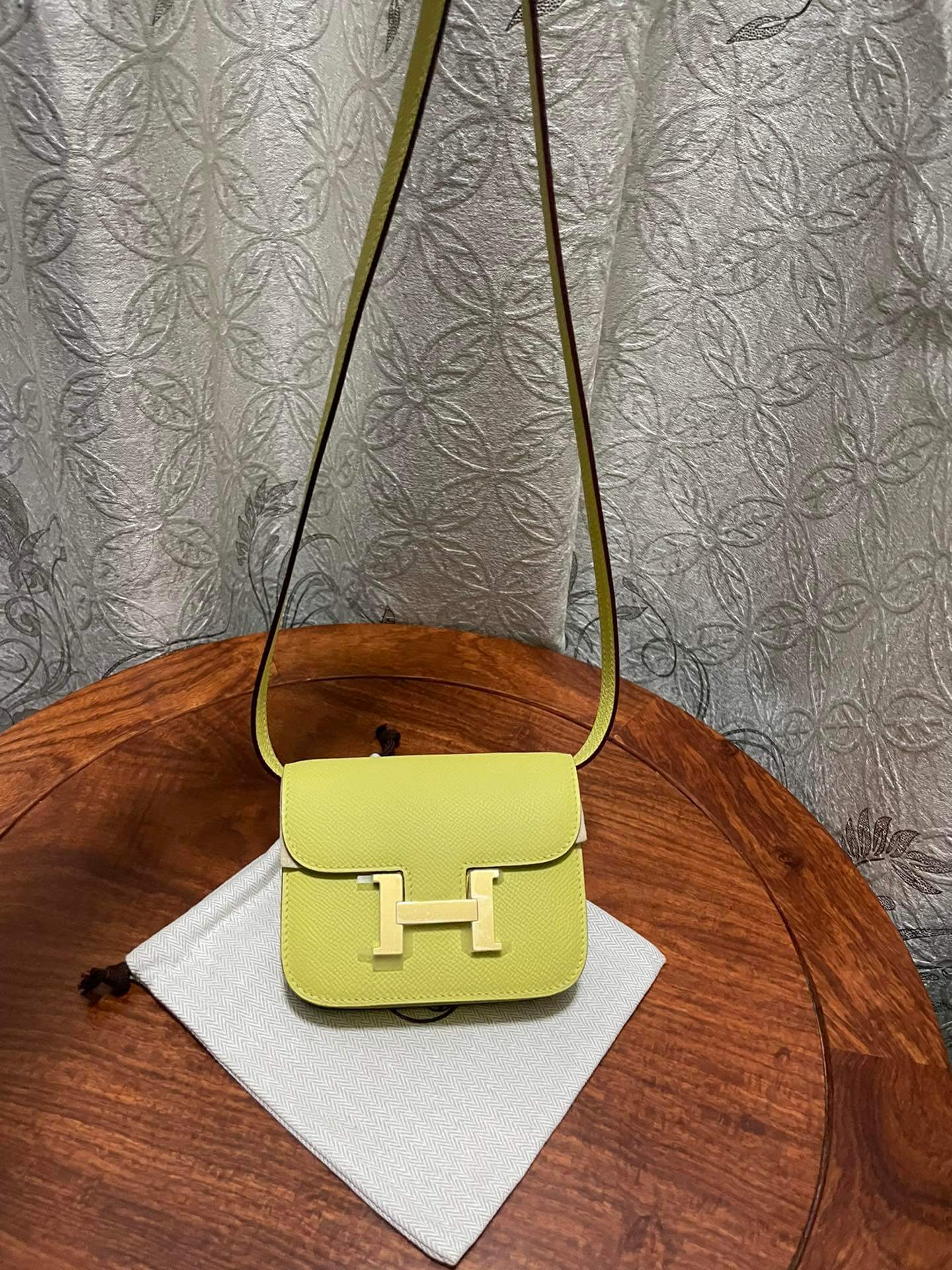 Constance slim: amber yellow