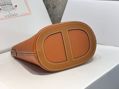 𝐈𝐧 𝐭𝐡𝐞 𝐥𝐨𝐨𝐩 / 𝐩𝐢𝐜𝐨𝐭𝐢𝐧18: golden brown