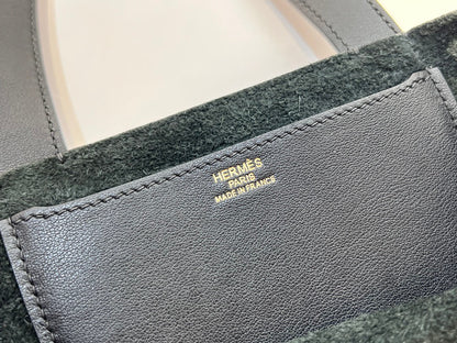 𝐈𝐧 𝐭𝐡𝐞 𝐥𝐨𝐨𝐩 / 𝐩𝐢𝐜𝐨𝐭𝐢𝐧18: Black
