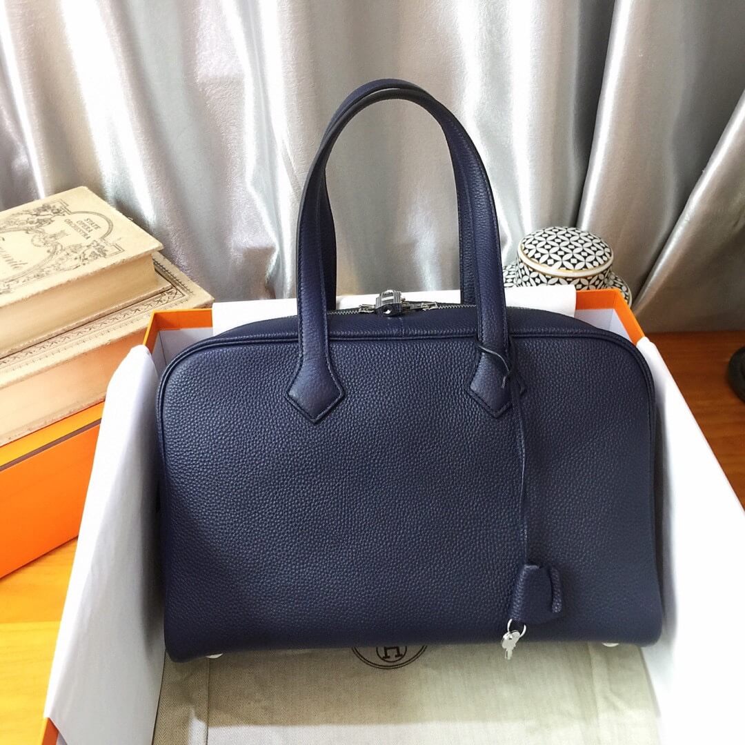 H Victoria Victoria: Sapphire Blue