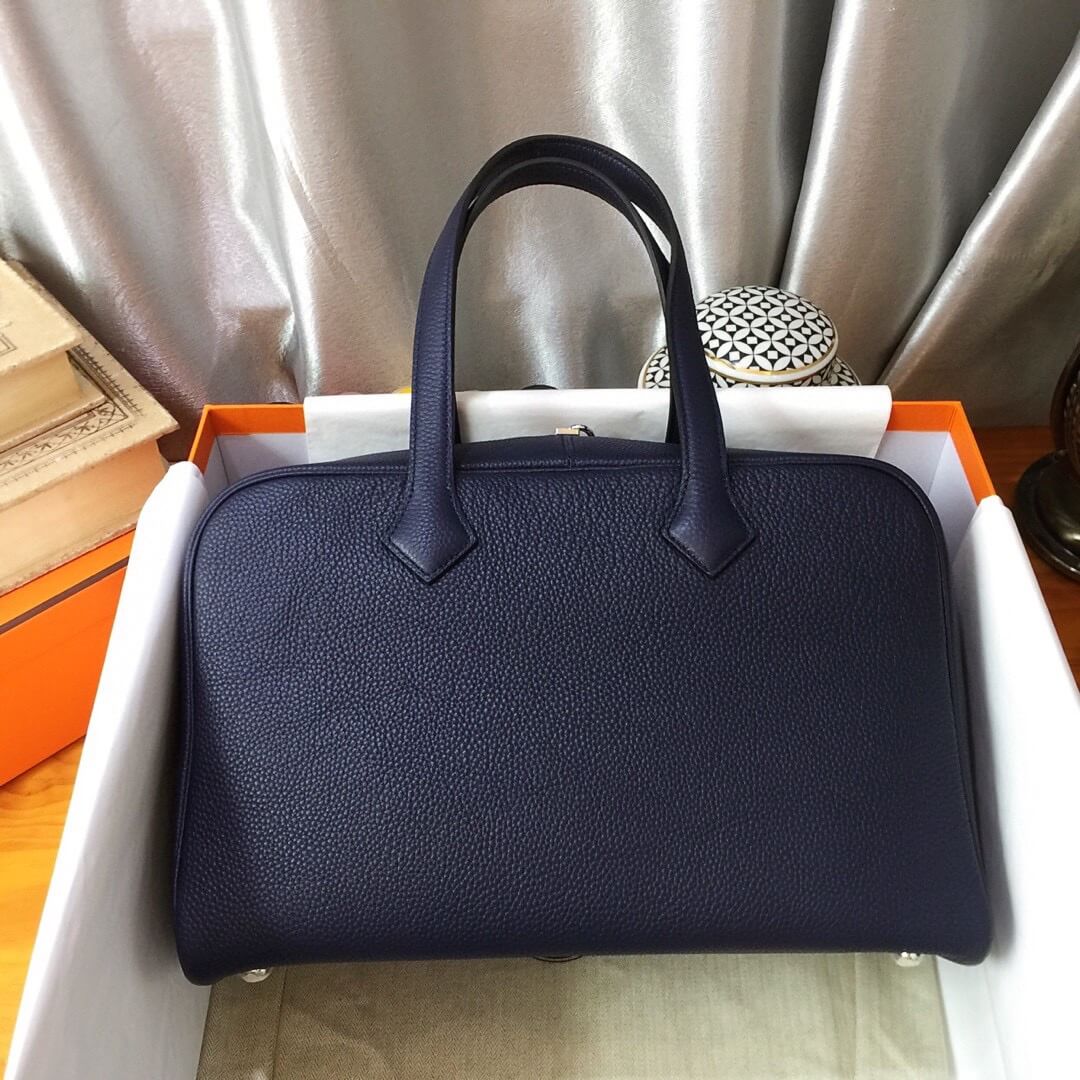 H Victoria Victoria: Sapphire Blue