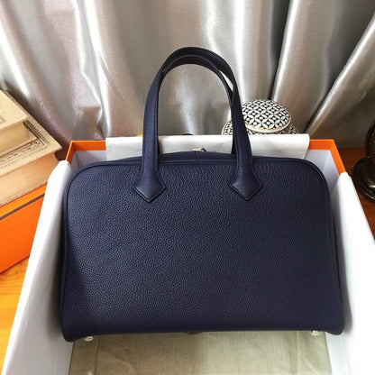 H Victoria Victoria: Sapphire Blue