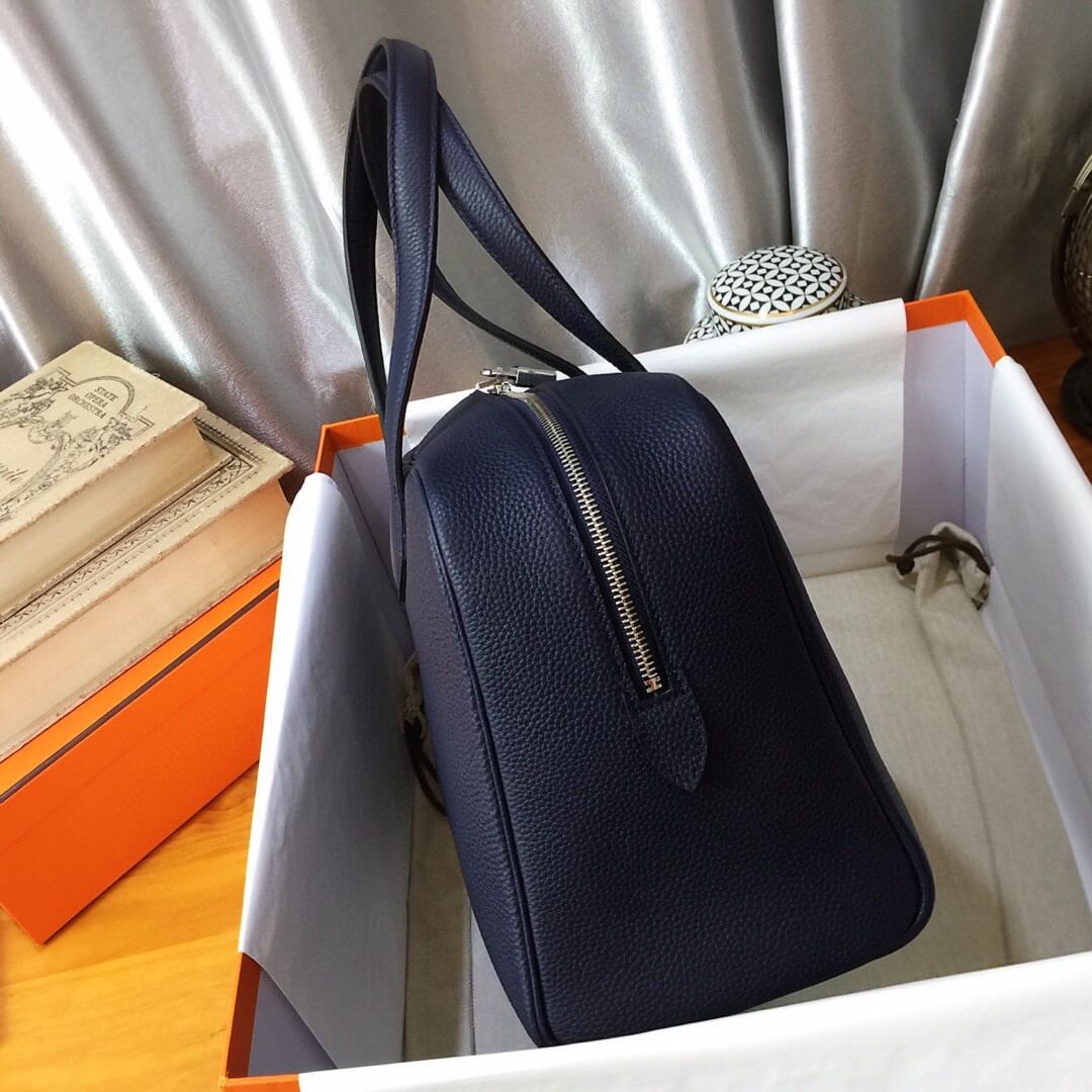 H Victoria Victoria: Sapphire Blue