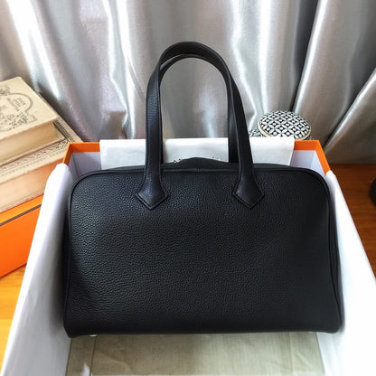 H Victoria Victoria: black