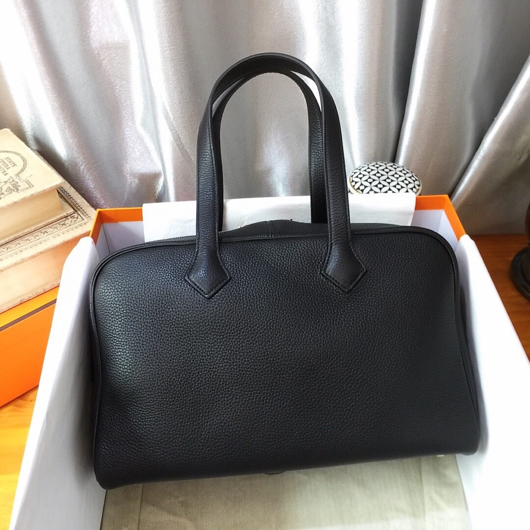 H Victoria Victoria: black