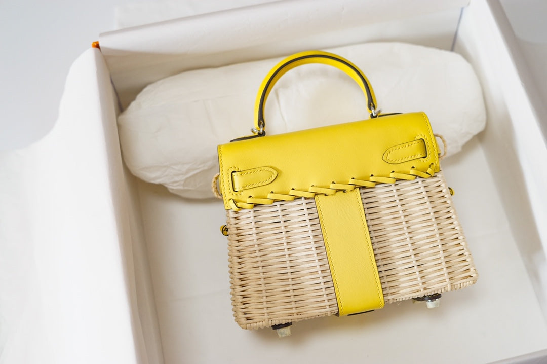 kelly picnc: amber yellow