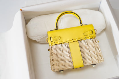 kelly picnc: amber yellow
