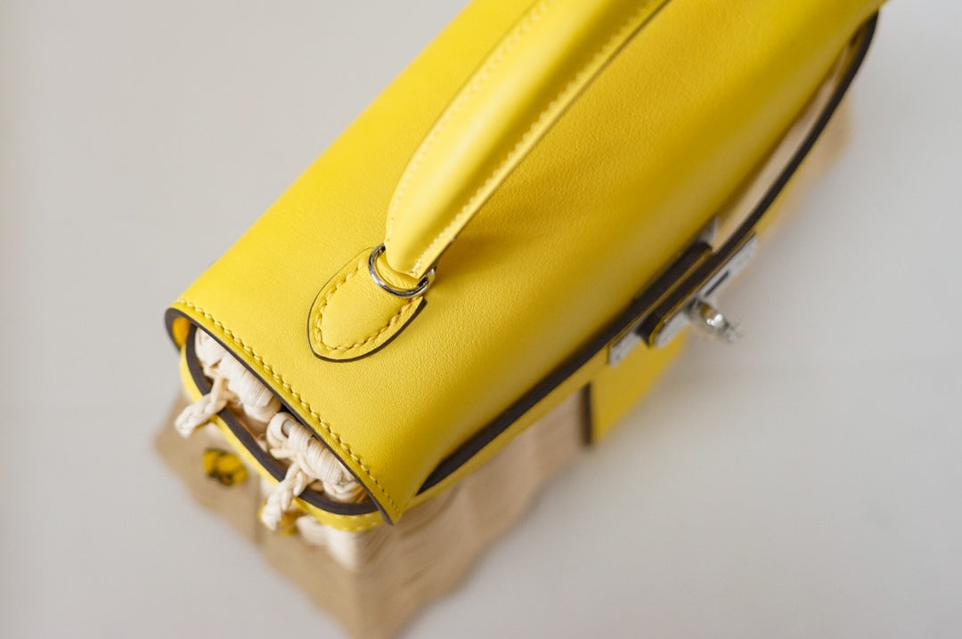 kelly picnc: amber yellow