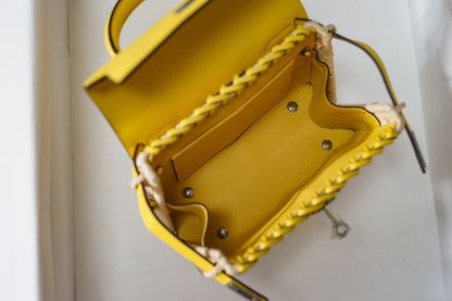 kelly picnc: amber yellow