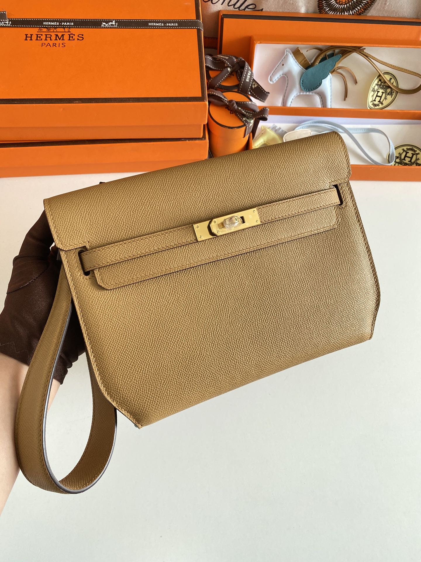 Kelly Depeches 25cm: sesame color